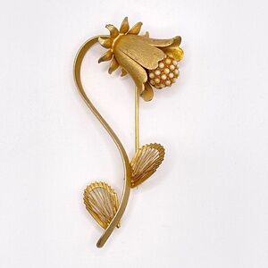 DeNicola Signed Brooch Textured Gold Tone Flower Faux Pearl 50's Rare